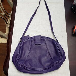 Used Vintage Worthington purple leather framed clam shell bag